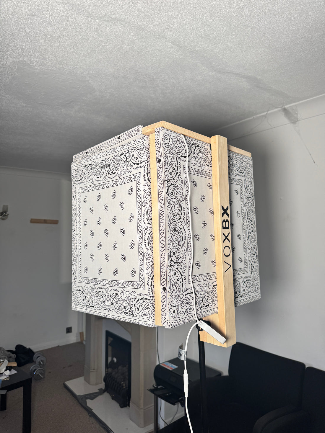 VOXBX Mini LUMA (White Bandana print) + Mount